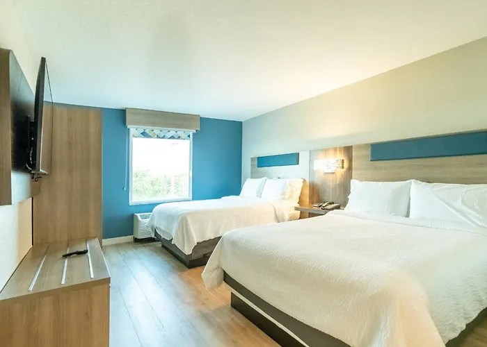 Holiday Inn Express Hotel & Suites Cocoa Beach By Ihg